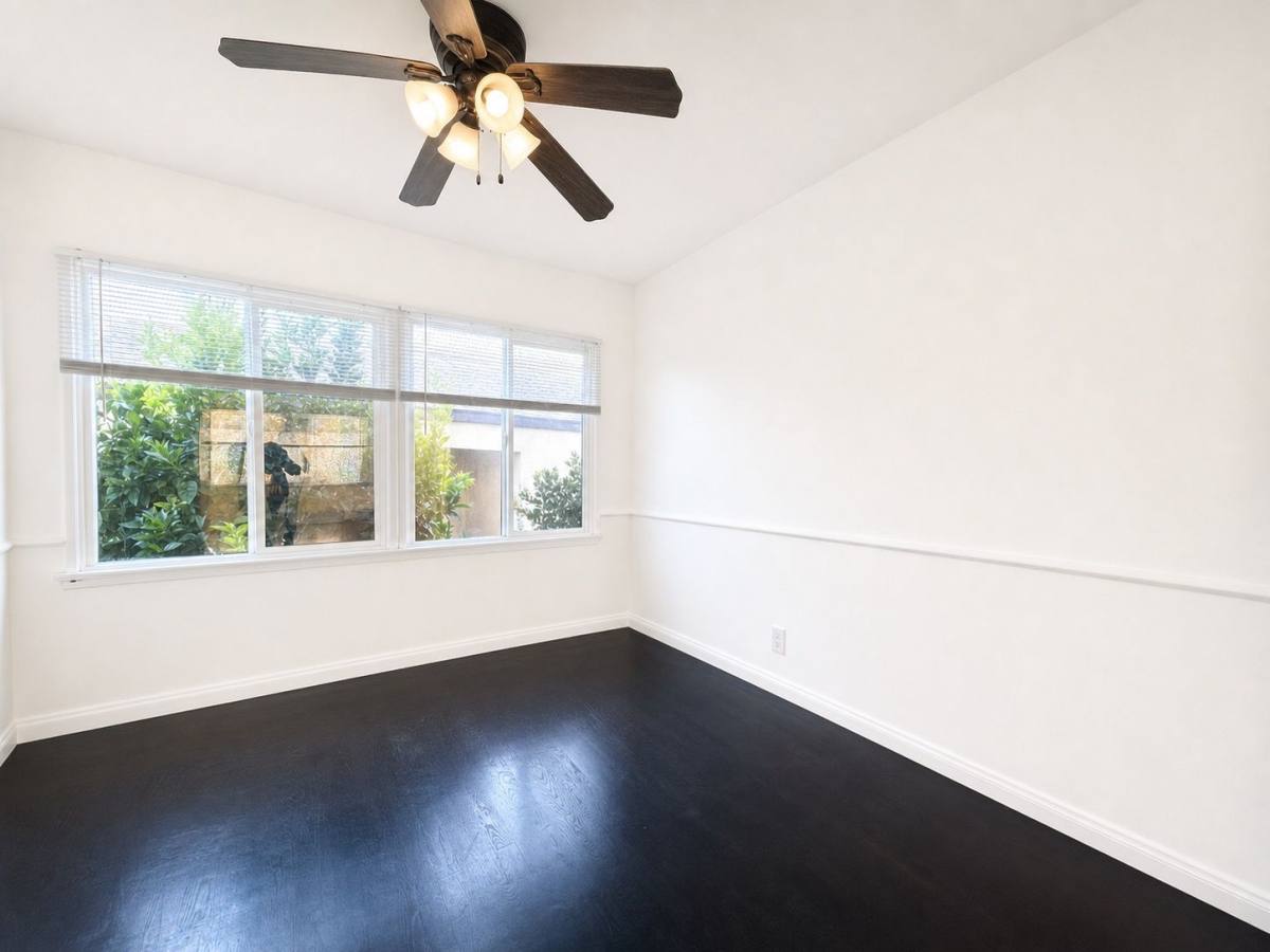 Townhouse for rent at 2106B Delaware Ave, Santa Monica, CA 90404