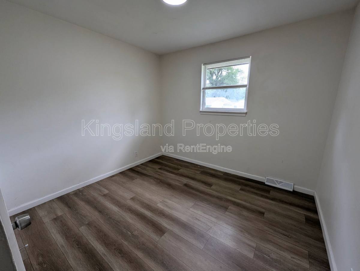 House for rent at 11891 Bridgevale Ave, Saint Louis, MO 63138