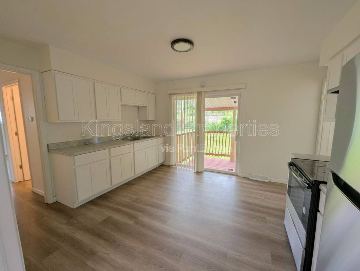 House for rent at 11891 Bridgevale Ave, Saint Louis, MO 63138