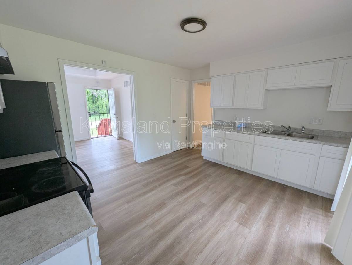 House for rent at 11891 Bridgevale Ave, Saint Louis, MO 63138