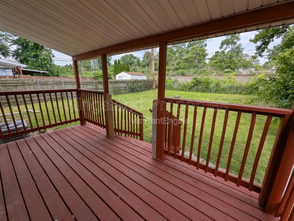 House for rent at 11891 Bridgevale Ave, Saint Louis, MO 63138