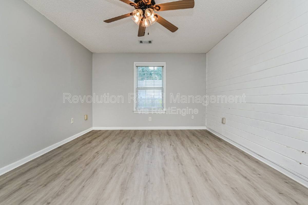 Townhouse for rent at 1740 Summerwoods Lane, Griffin, GA 30224