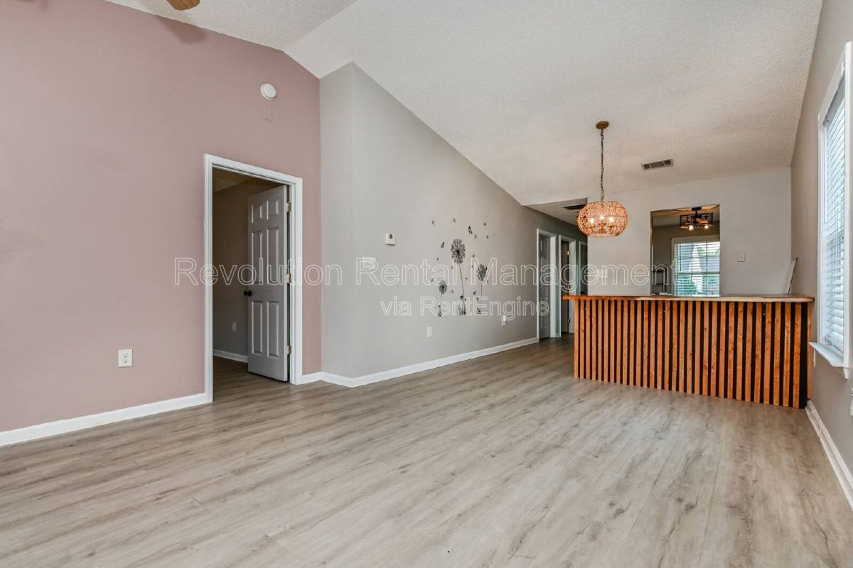 Townhouse for rent at 1740 Summerwoods Lane, Griffin, GA 30224