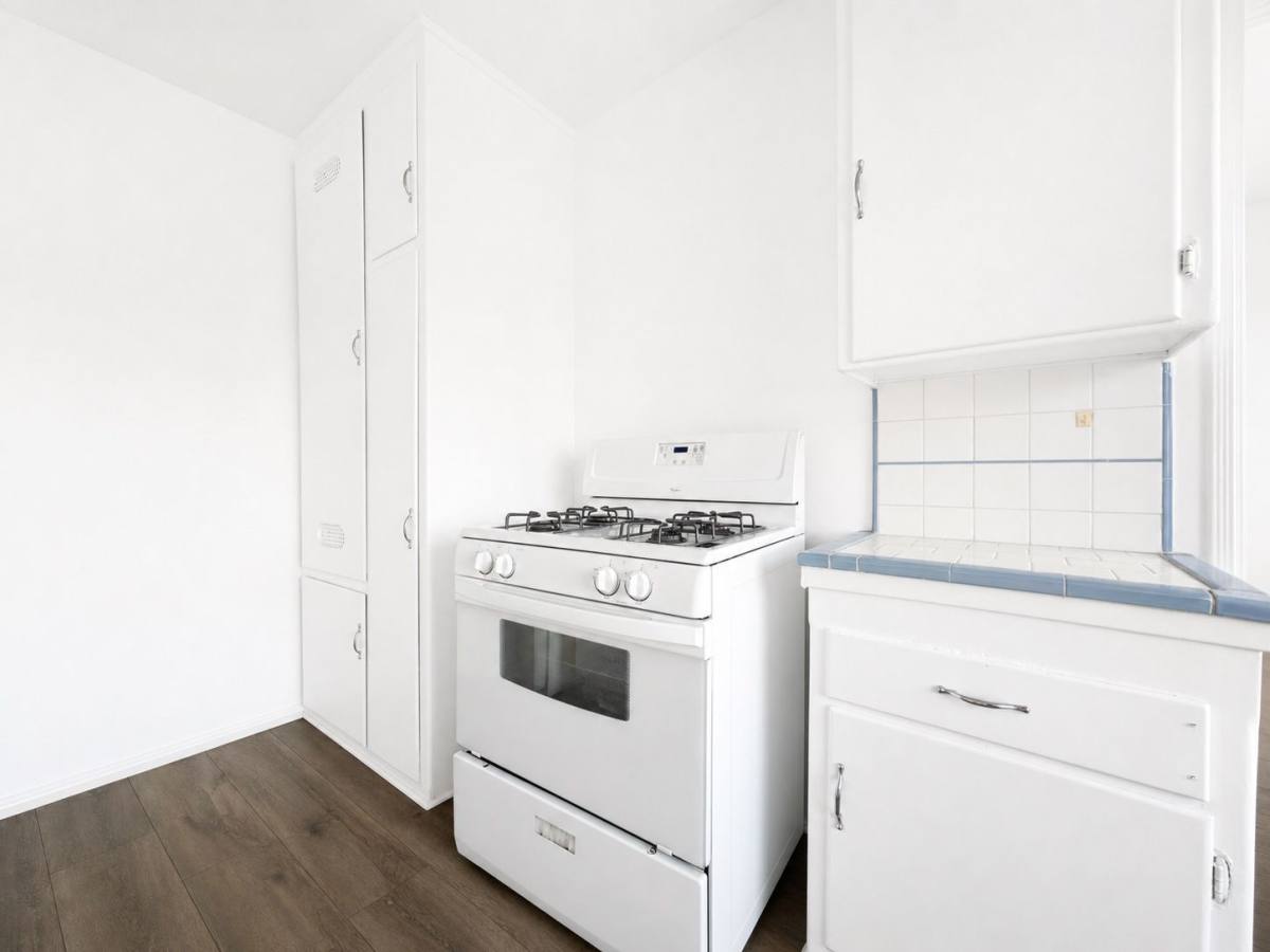 Apartment for rent at 2106C Delaware Ave, Santa Monica, CA 90404
