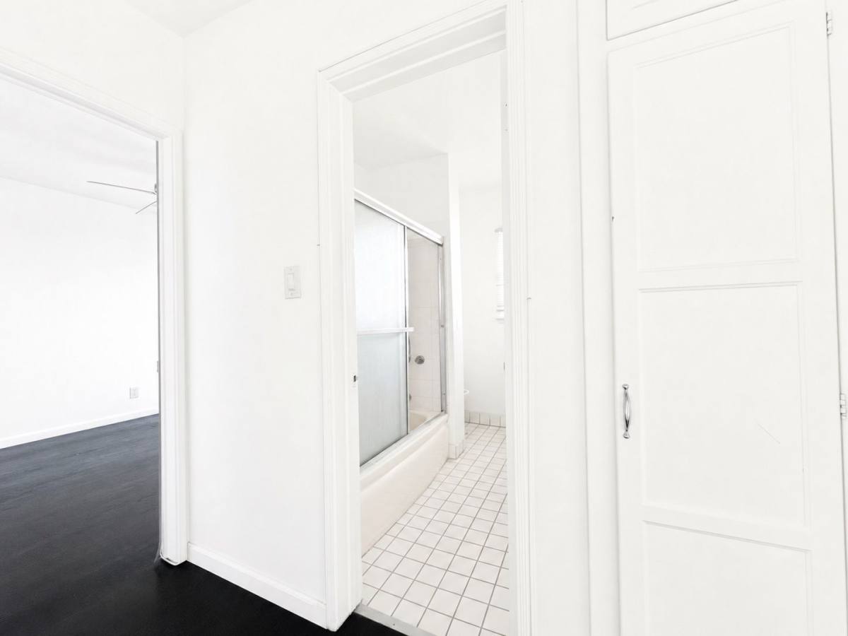 Apartment for rent at 2106C Delaware Ave, Santa Monica, CA 90404