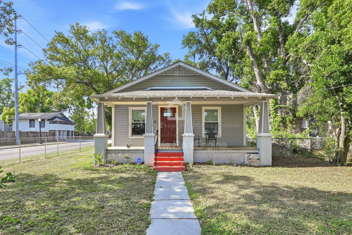 House for rent at 302 W Park St, Lakeland, FL 33803