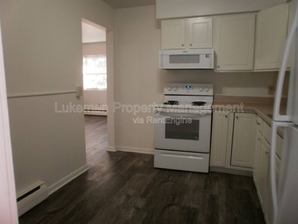Apartment for rent at 1536 Henson Ave #4, Kalamazoo, MI 49048
