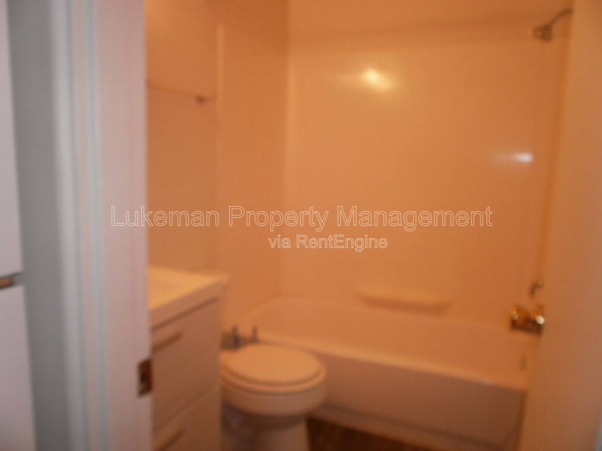 Apartment for rent at 1536 Henson Ave #4, Kalamazoo, MI 49048