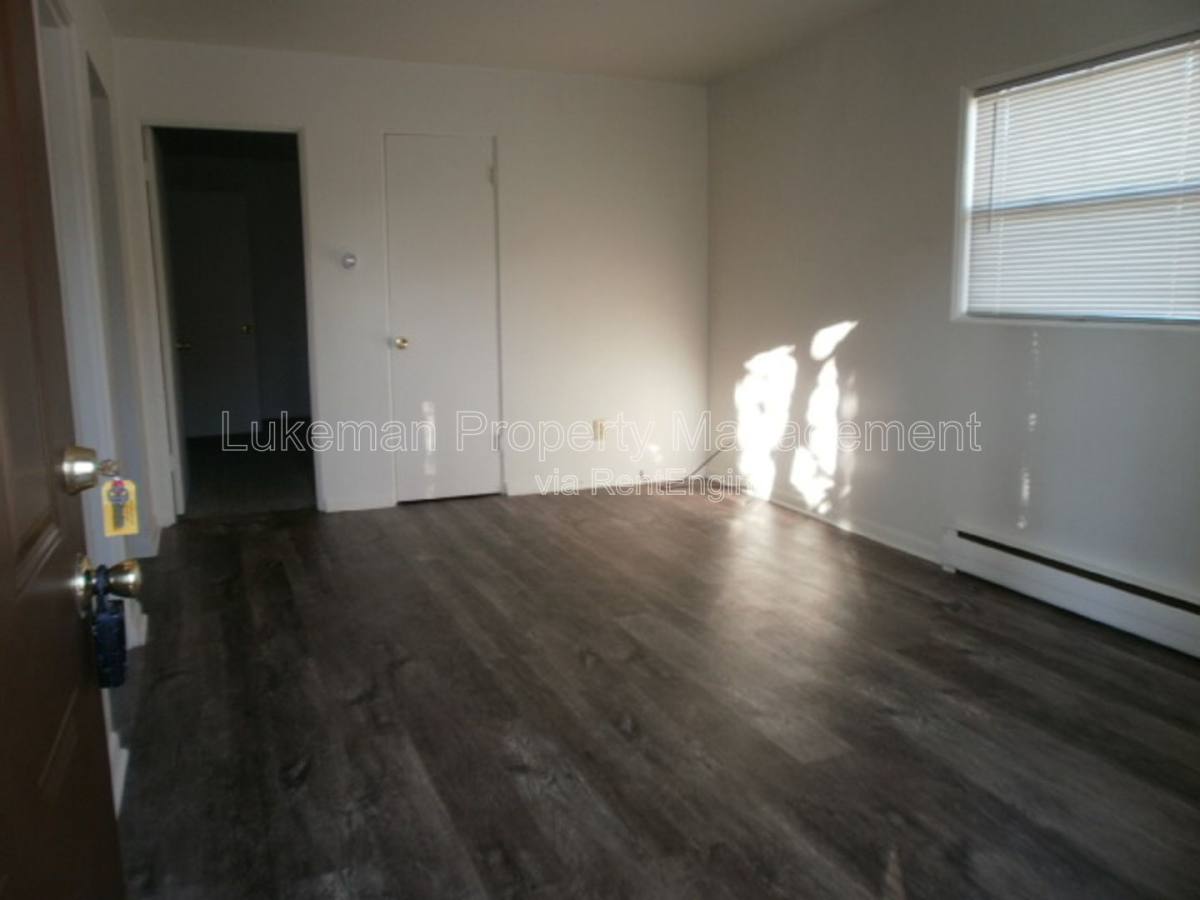 Apartment for rent at 1536 Henson Ave #4, Kalamazoo, MI 49048