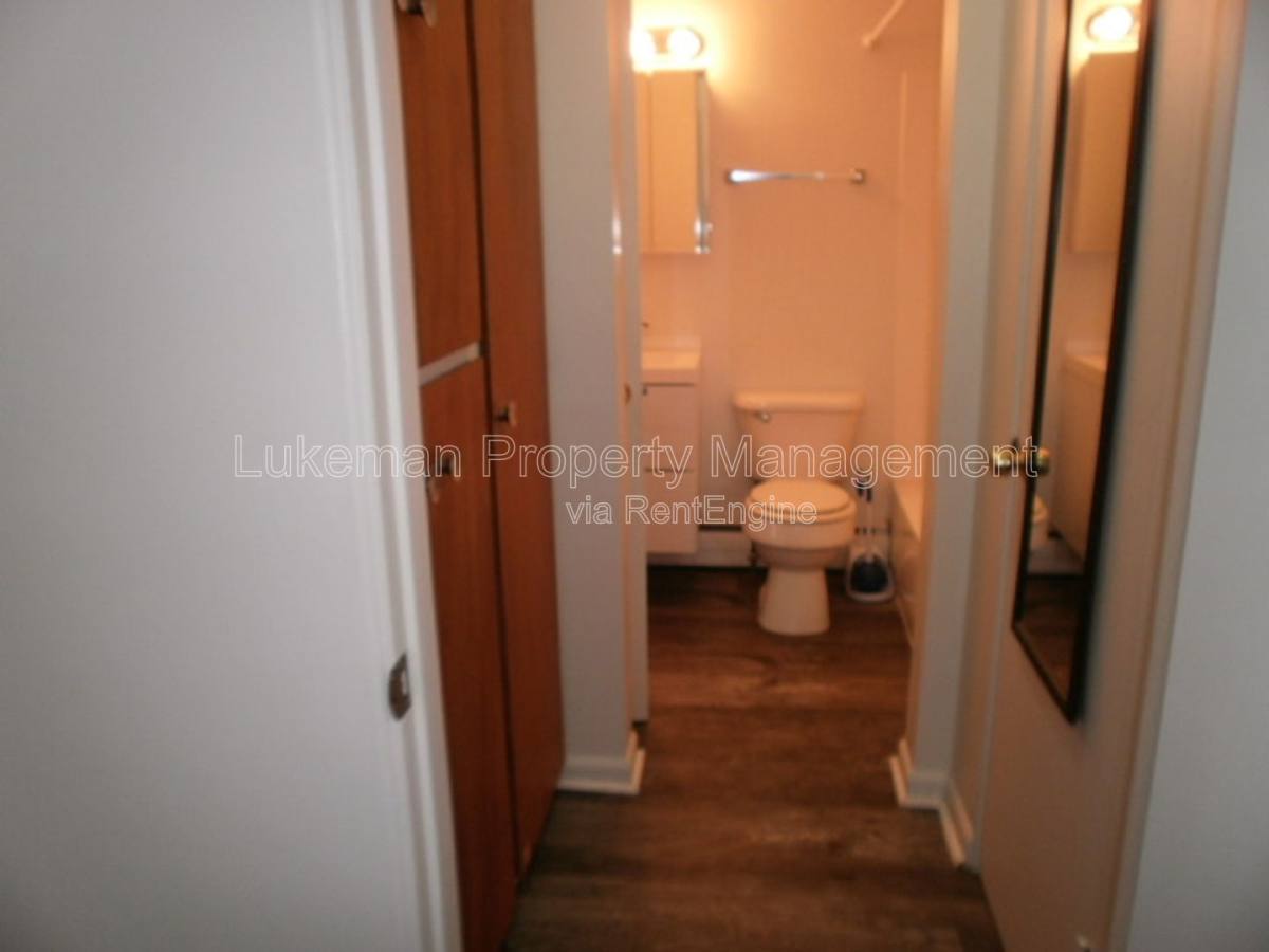 Apartment for rent at 1536 Henson Ave #4, Kalamazoo, MI 49048