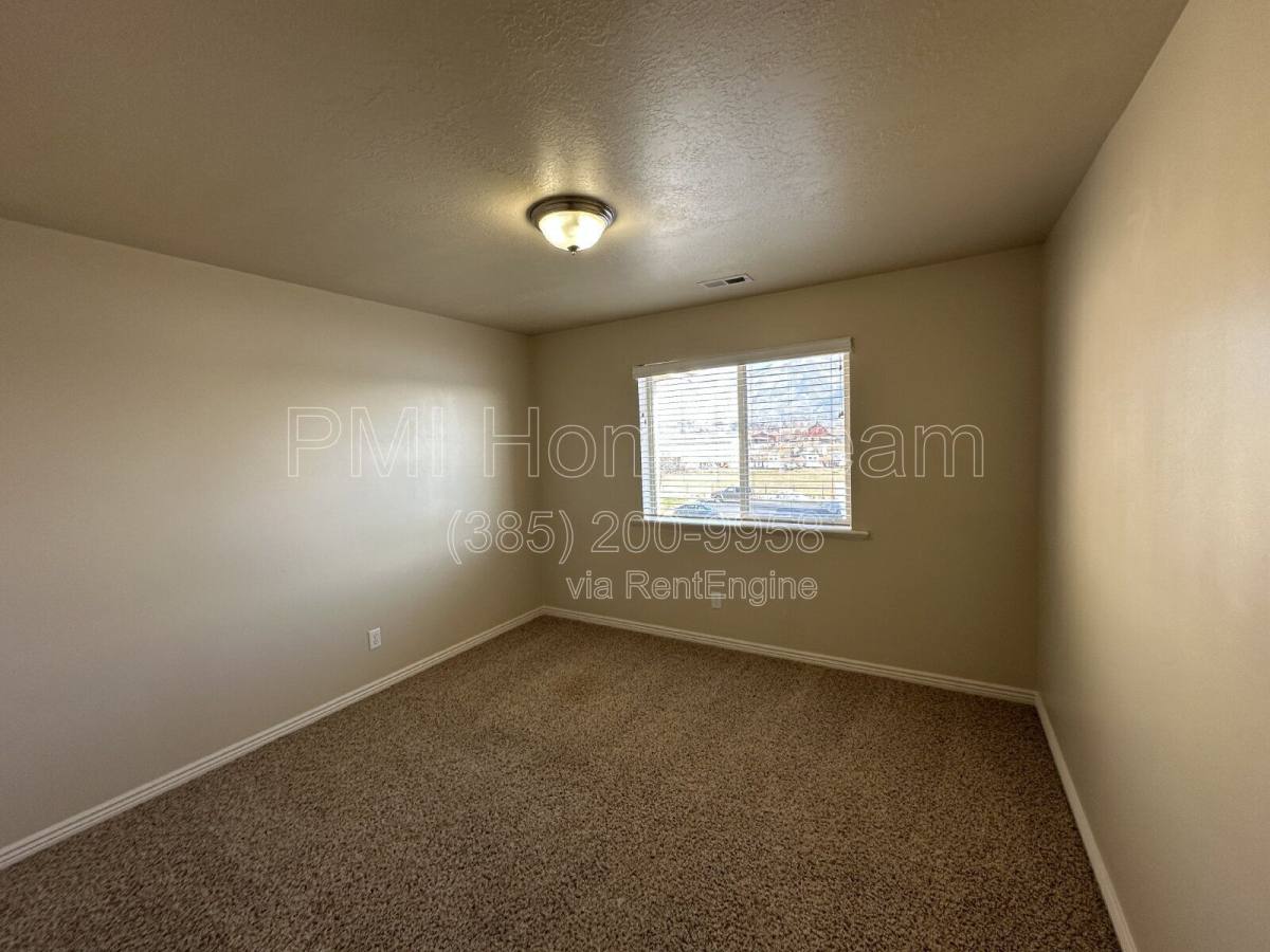 Apartment for rent at 2510 Charleston Ave #A10, Ogden, UT 84414