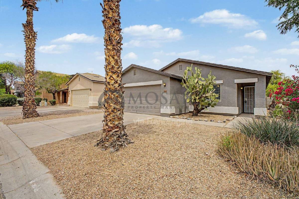House for rent at 1004 E Cowboy Cove Trail, San Tan Valley, AZ 85143