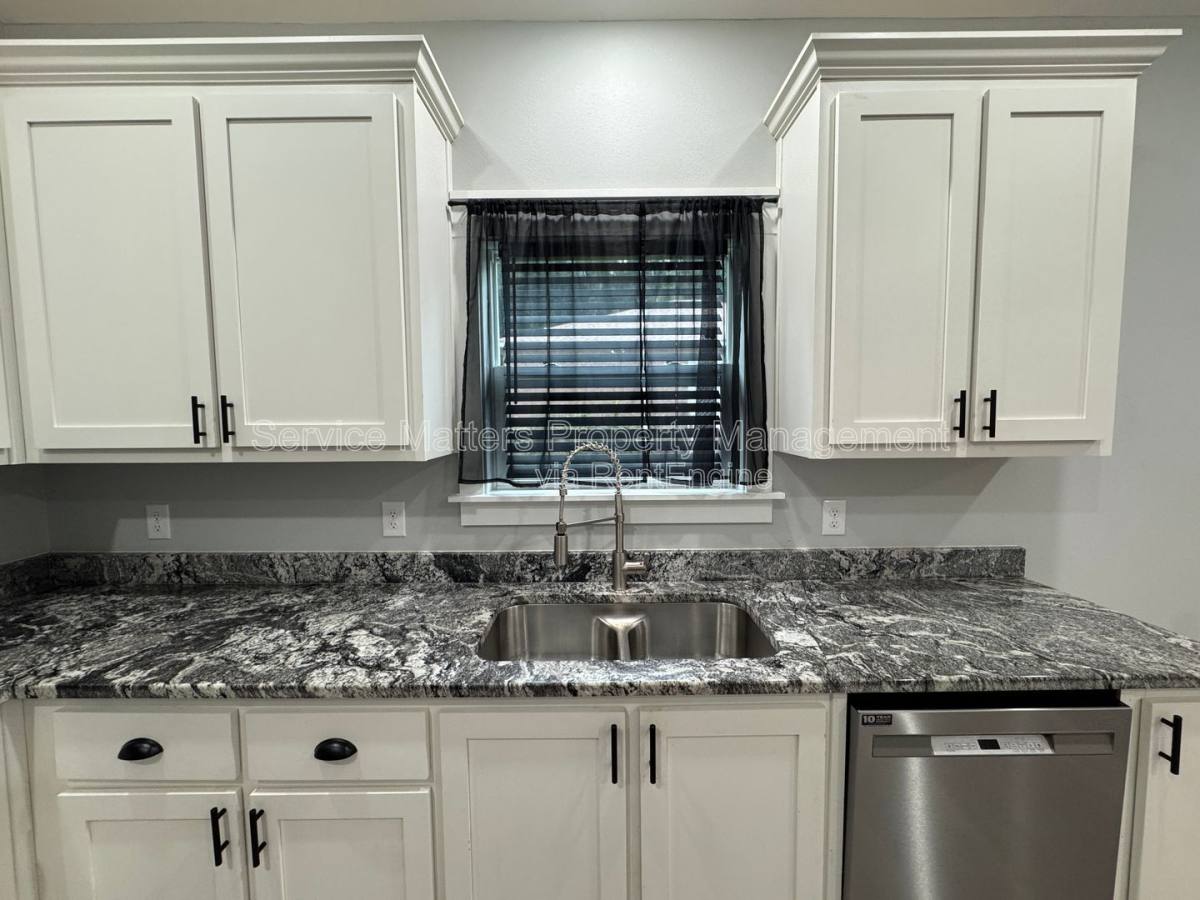 House for rent at 6933 Trail Ride S, Milton, FL 32570