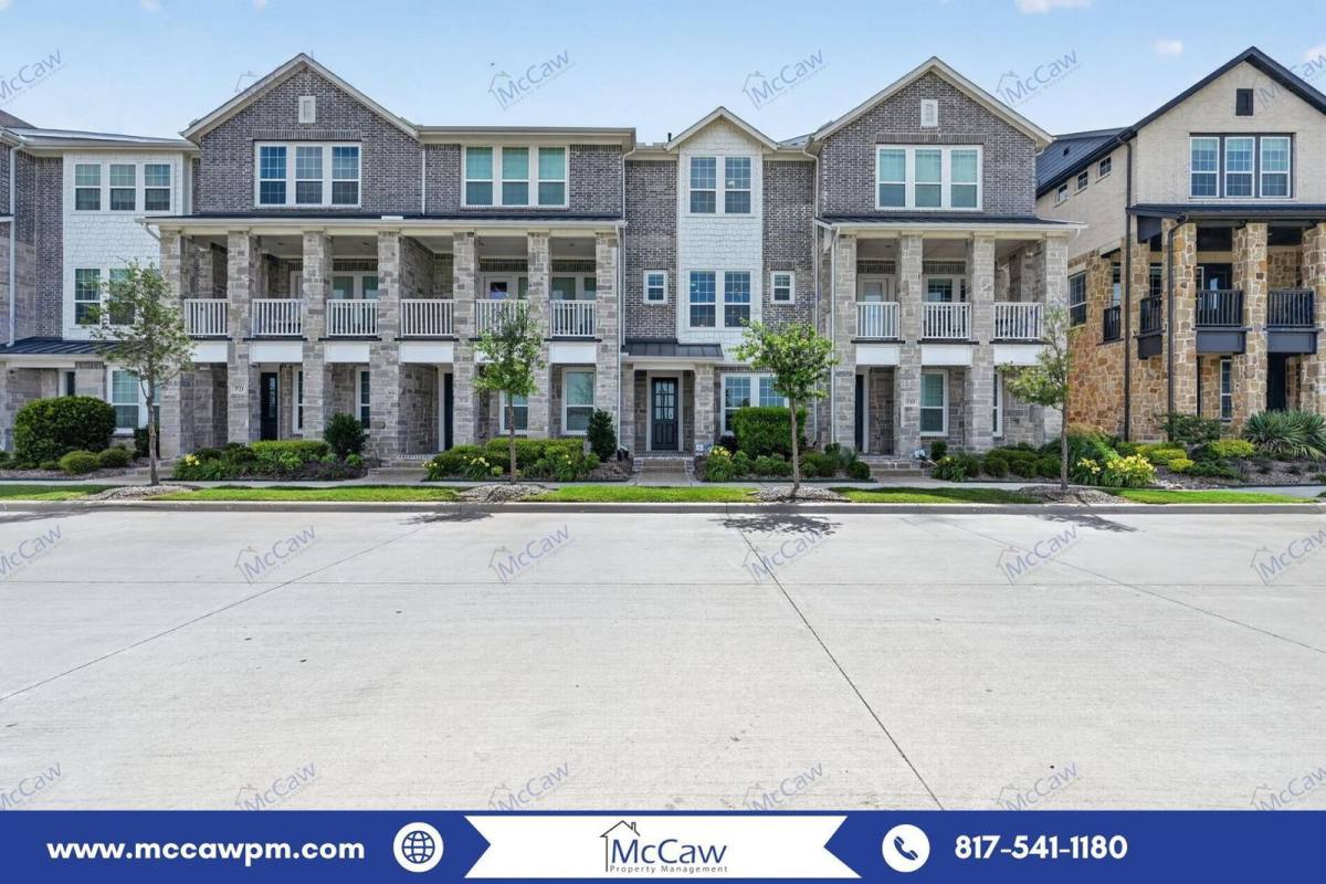 Townhouse for rent at 3717 Island Vista Dr, Arlington, TX 76005
