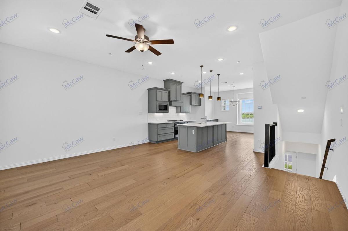 Townhouse for rent at 3717 Island Vista Dr, Arlington, TX 76005