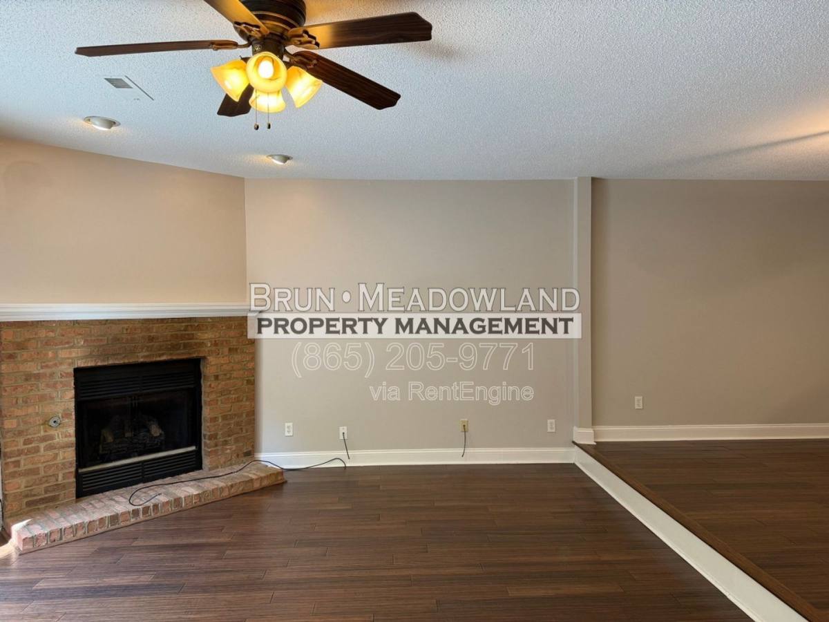 Townhouse for rent at 10427 Raven Brook Lane, Knoxville, TN 37922