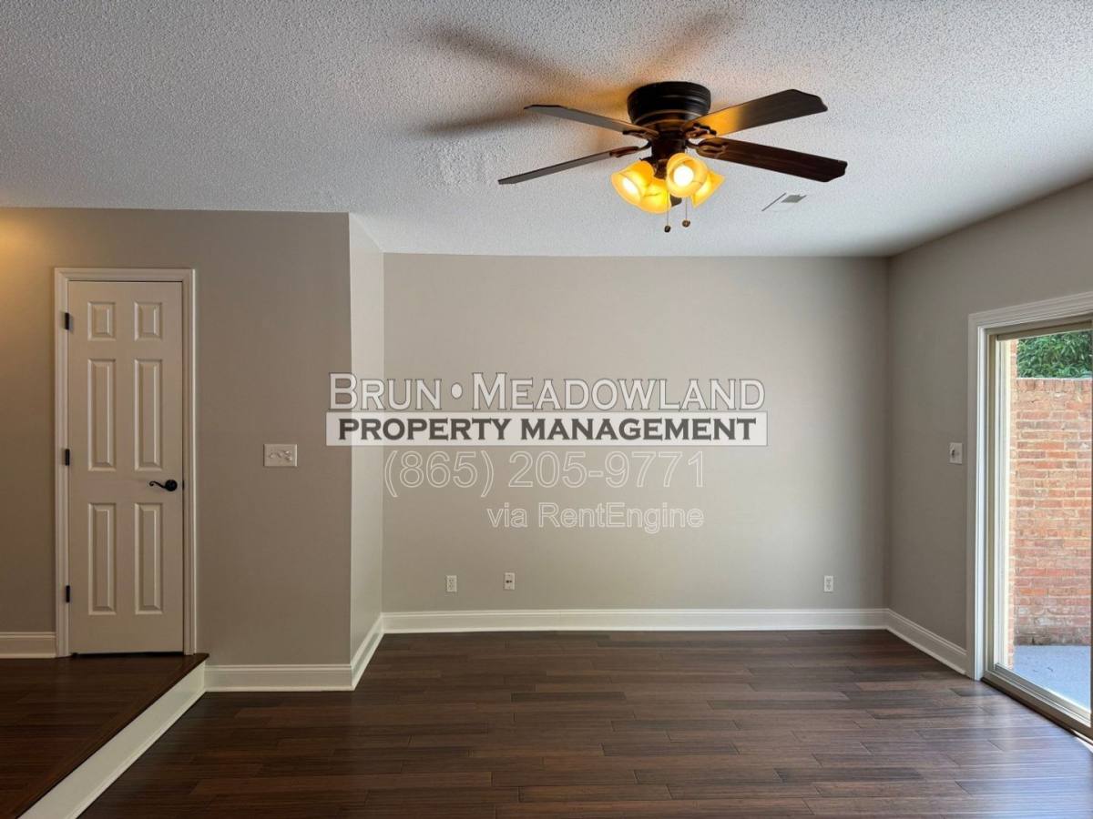 Townhouse for rent at 10427 Raven Brook Lane, Knoxville, TN 37922