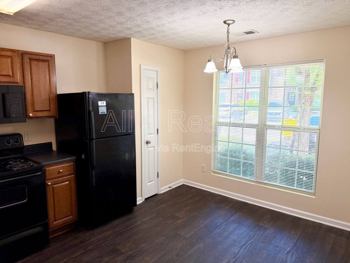 Townhouse for rent at 1863 Grove Way, Hampton, GA 30228
