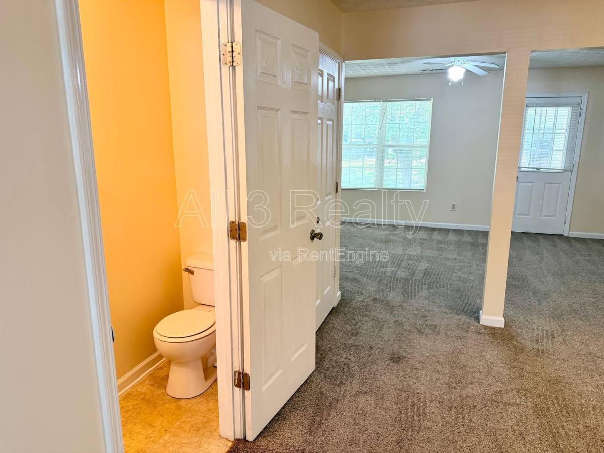 Townhouse for rent at 1863 Grove Way, Hampton, GA 30228