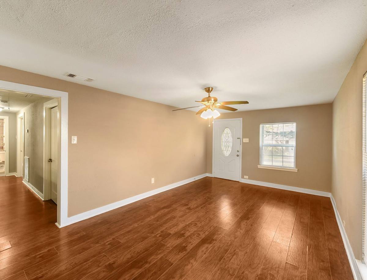 House for rent at 1029 Sycamore St, La Marque, TX 77568