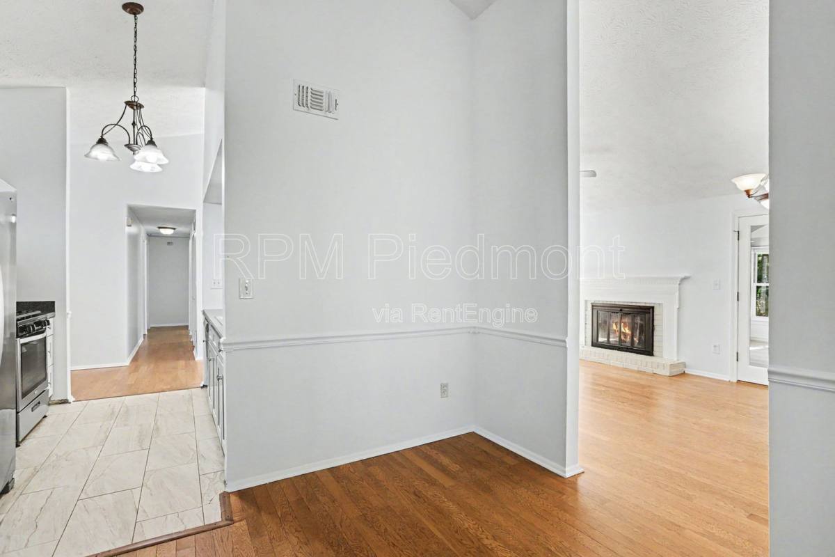 House for rent at 10475 Willow View Circle, Alpharetta, GA 30022
