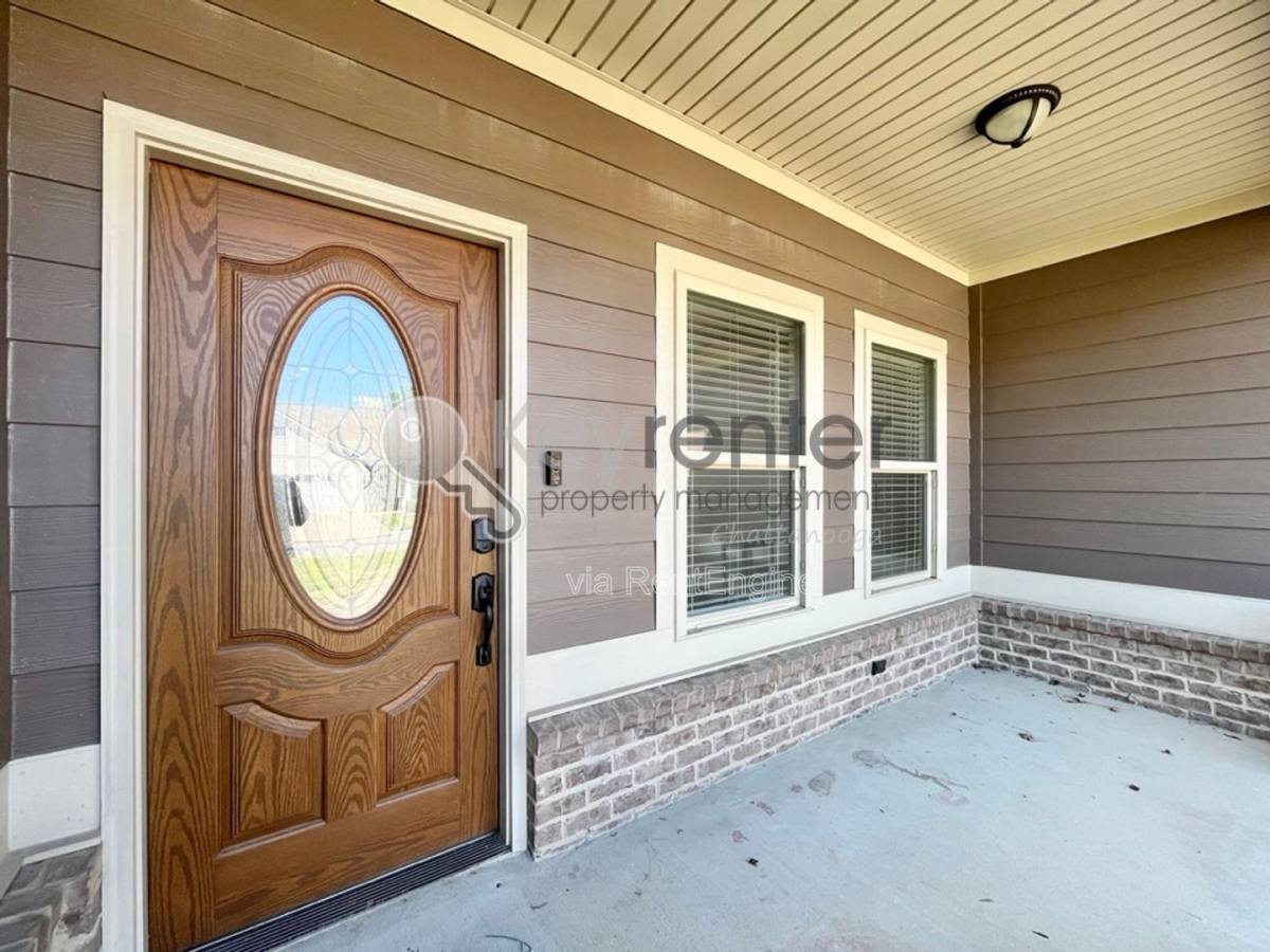 House for rent at 2758 Waterhaven Dr, Chattanooga, TN 37406