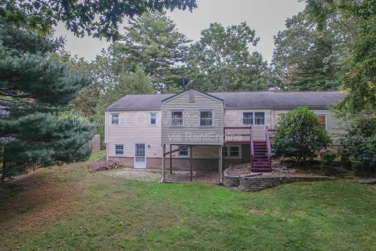 House for rent at 427 Graham Rd, South Windsor, CT 06074