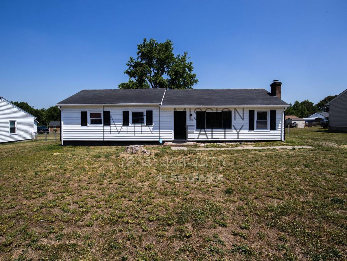 House for rent at 1649 Delmar Ave, Petersburg, VA 23803