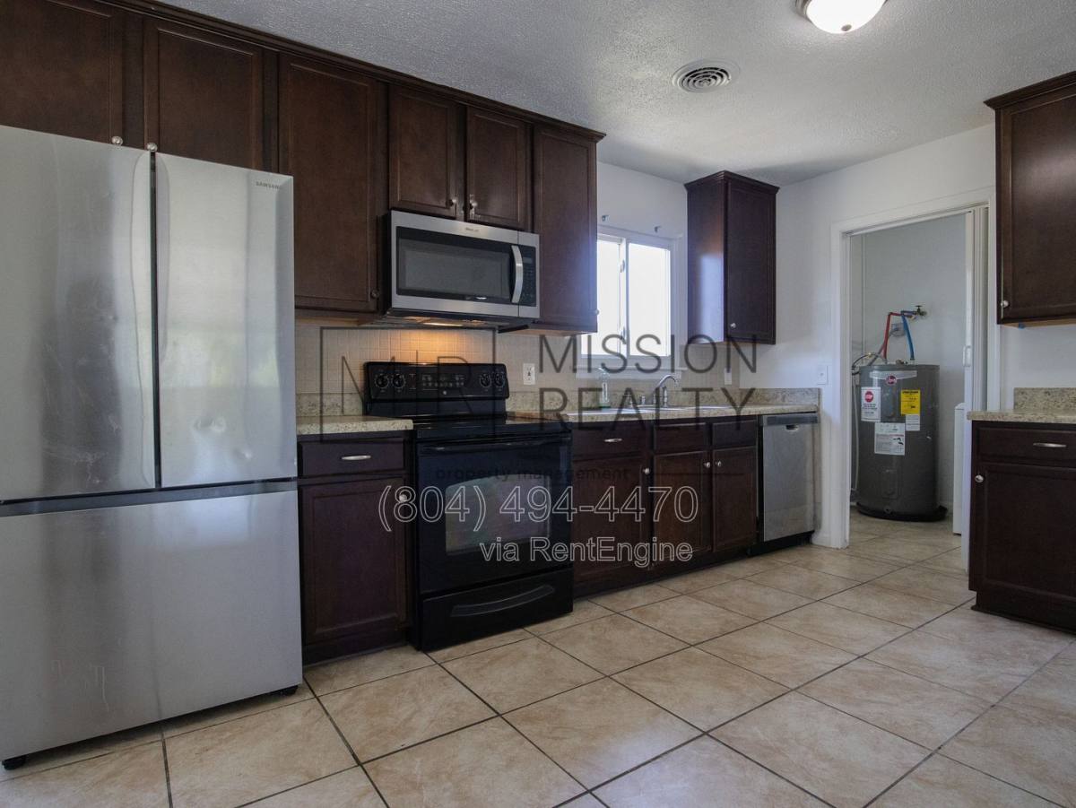 House for rent at 1649 Delmar Ave, Petersburg, VA 23803