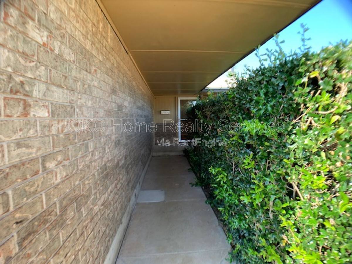 House for rent at 513 Sunnyside Place, Edmond, OK 73003