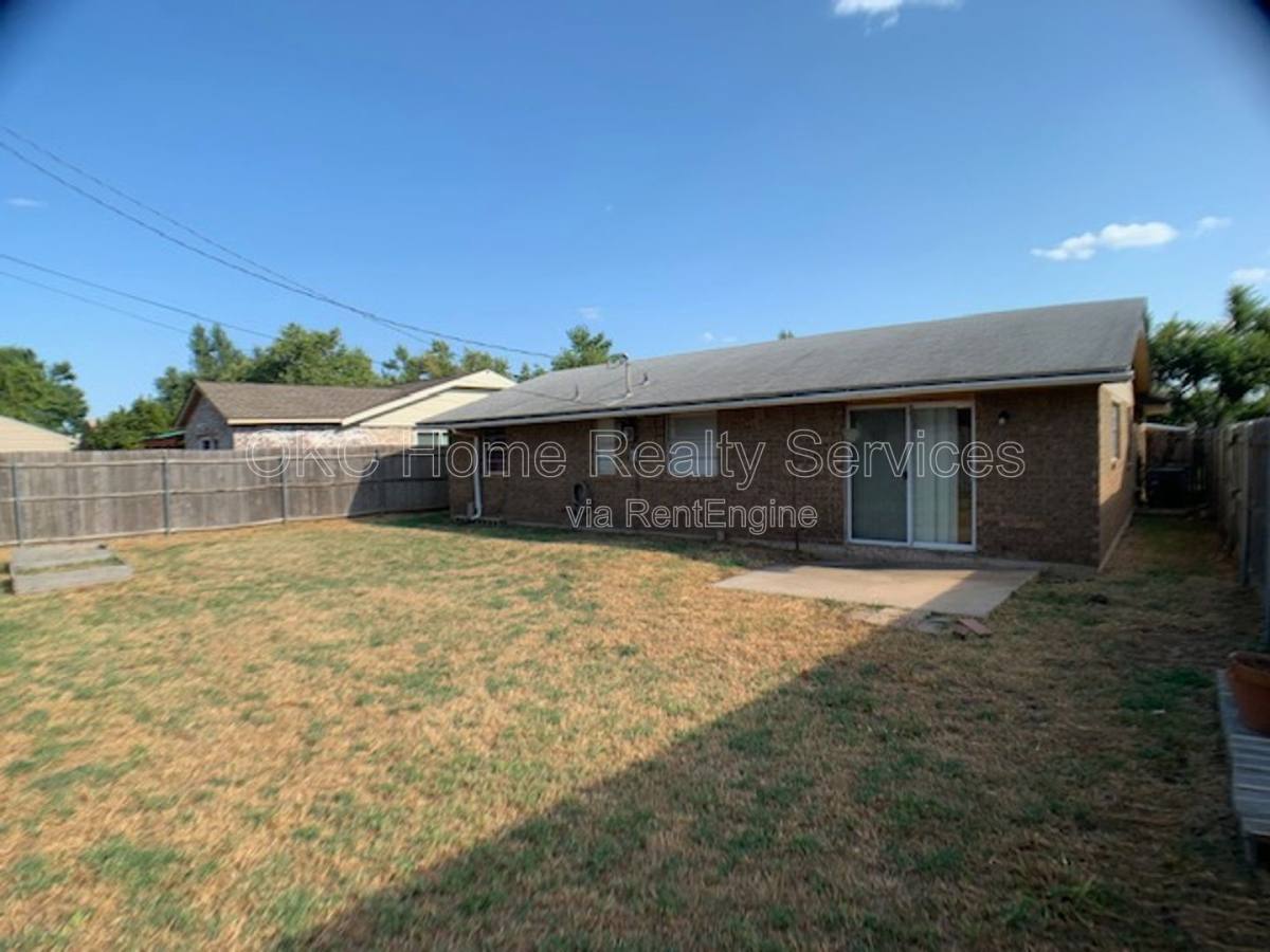 House for rent at 513 Sunnyside Place, Edmond, OK 73003