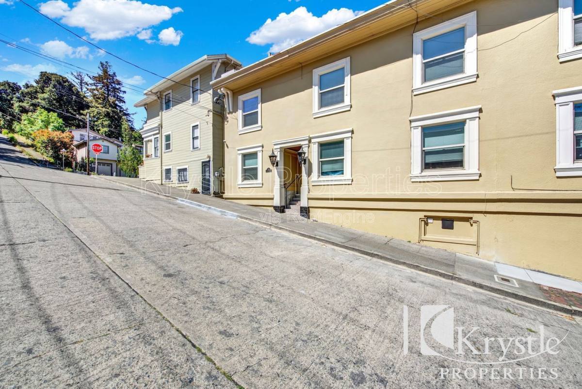 Apartment for rent at 310 W St #2, Crockett, CA 94525