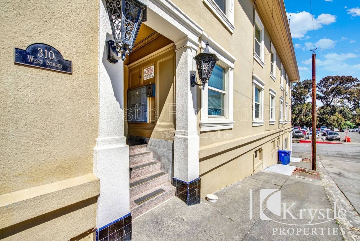 Apartment for rent at 310 W St #2, Crockett, CA 94525