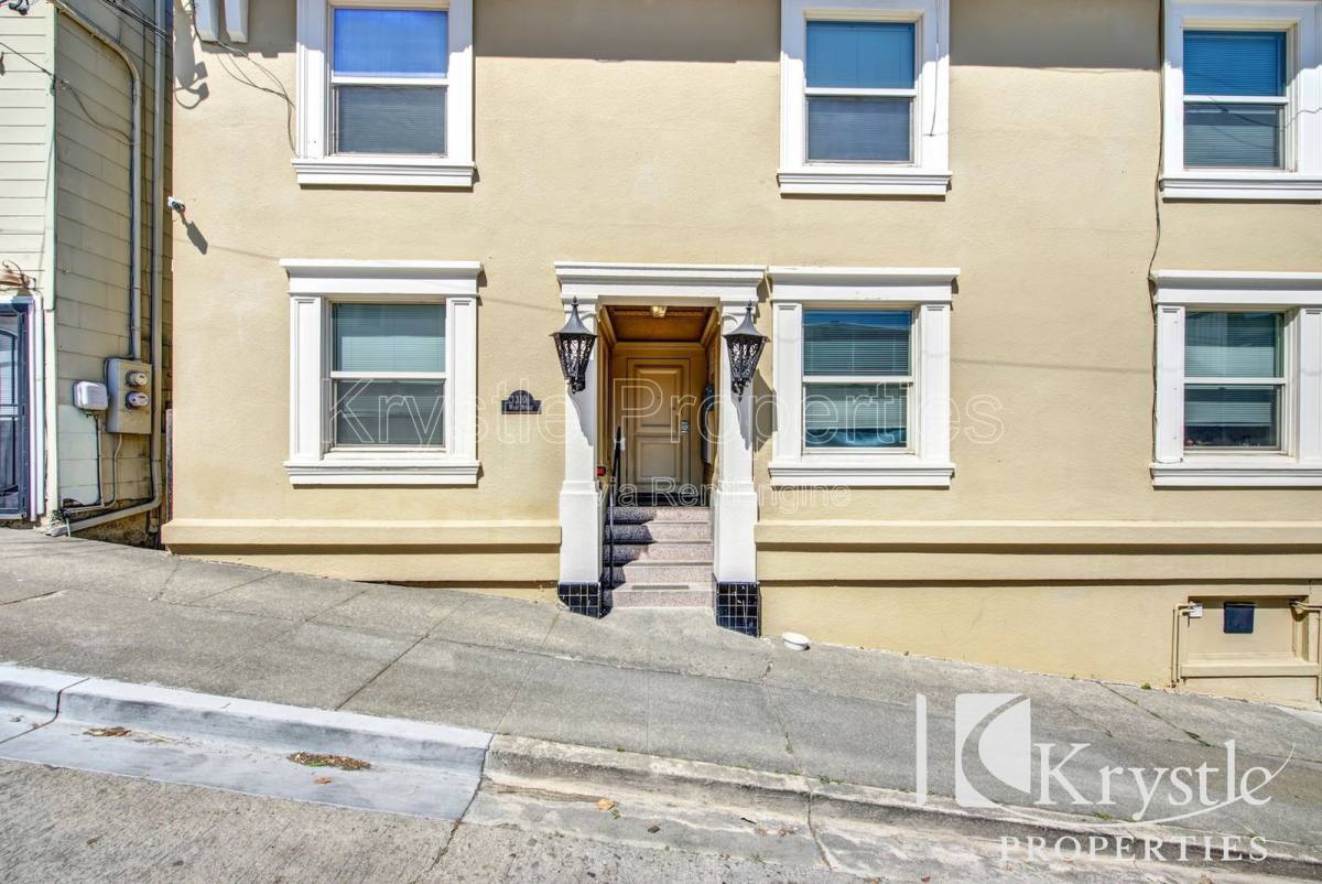 Apartment for rent at 310 W St #2, Crockett, CA 94525