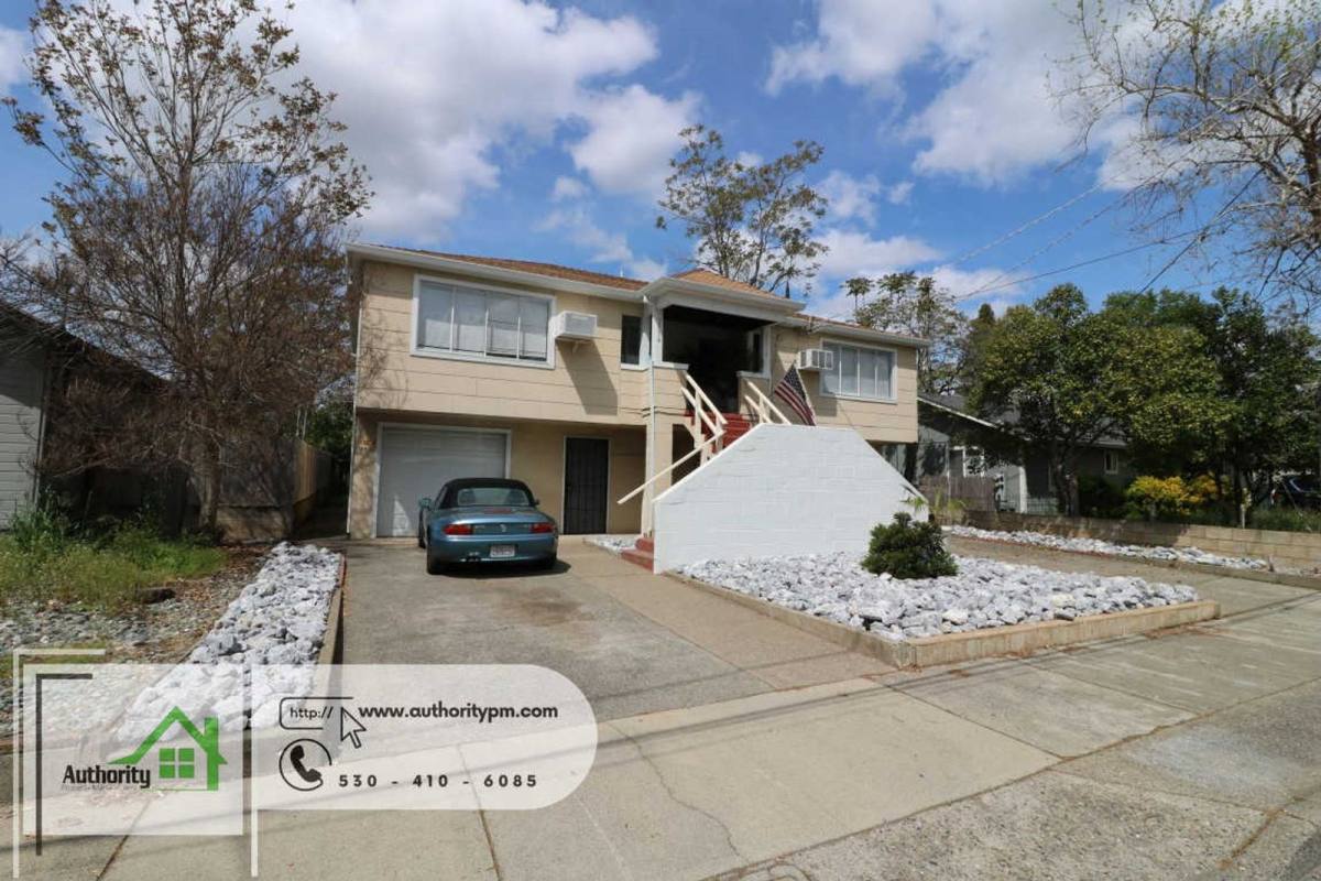 Apartment for rent at 2714 Leland Ave, Redding, CA 96001