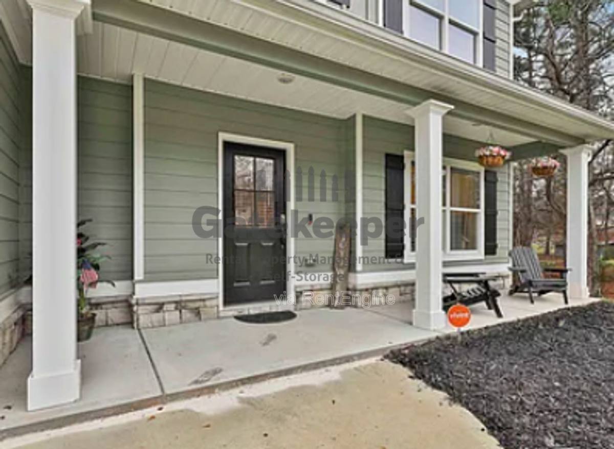 House for rent at 205 Valley View Dr, Tyrone, GA 30290