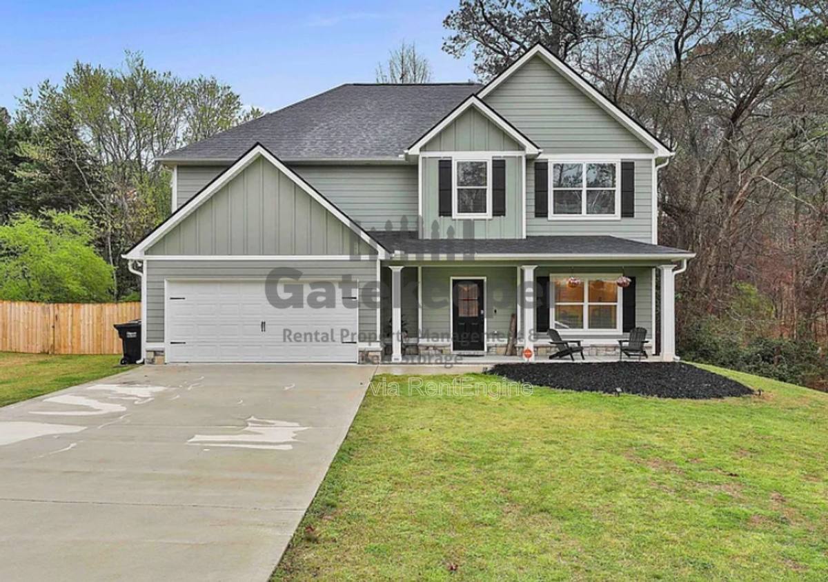 House for rent at 205 Valley View Dr, Tyrone, GA 30290