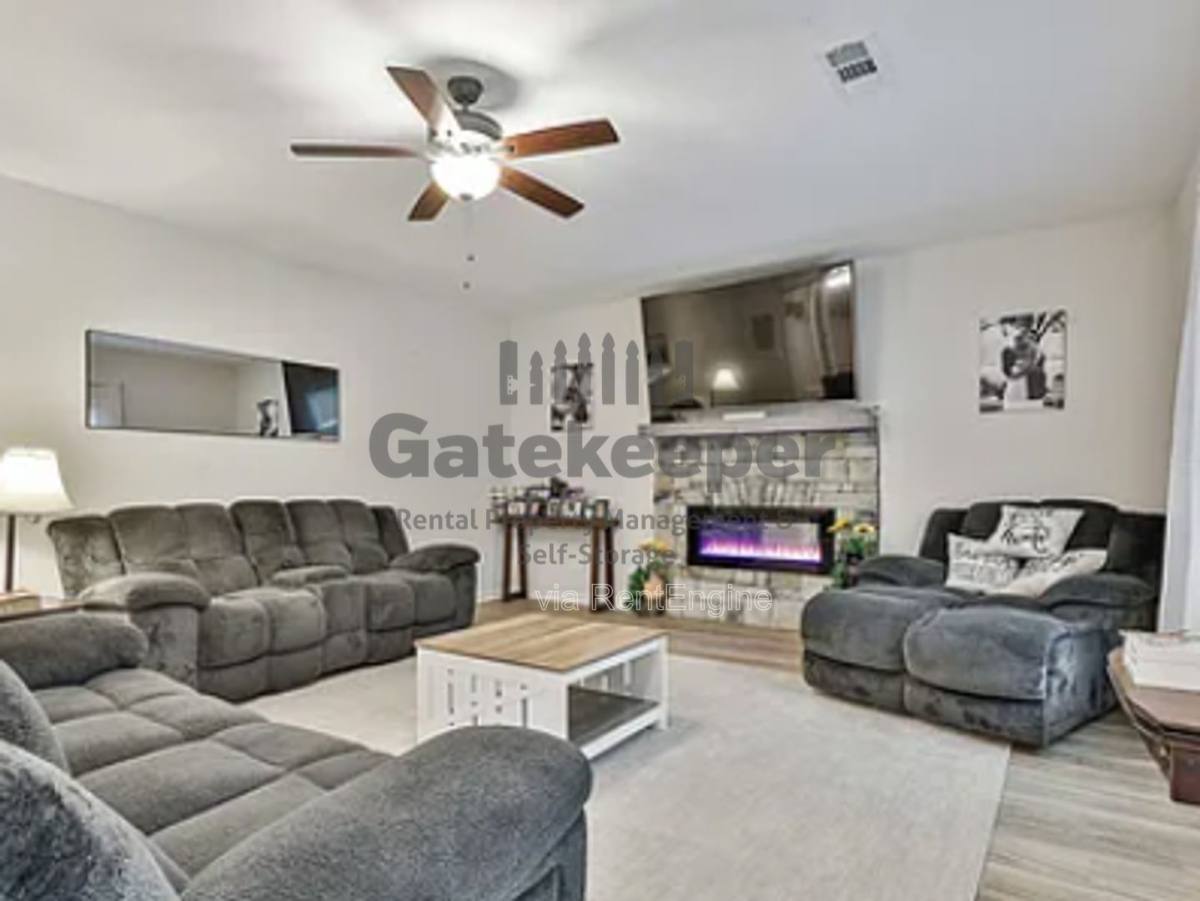 House for rent at 205 Valley View Dr, Tyrone, GA 30290