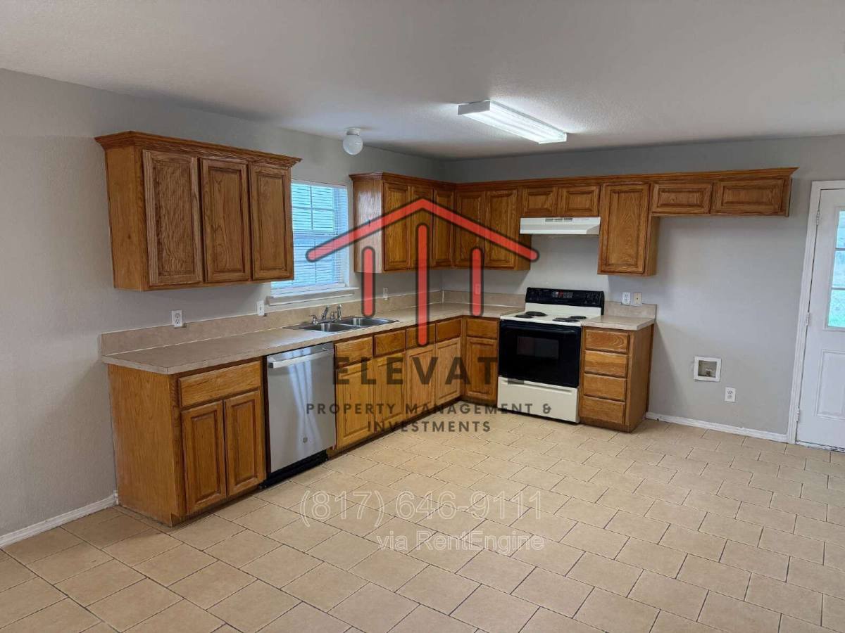 Apartment for rent at 209 Blue Bell Court, Weatherford, TX 76088