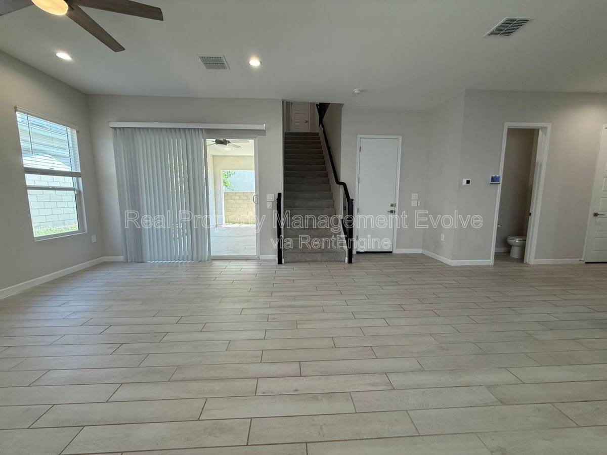 House for rent at 5118 E Anderson Dr, Scottsdale, AZ 85254