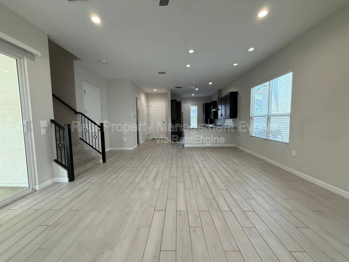 House for rent at 5118 E Anderson Dr, Scottsdale, AZ 85254