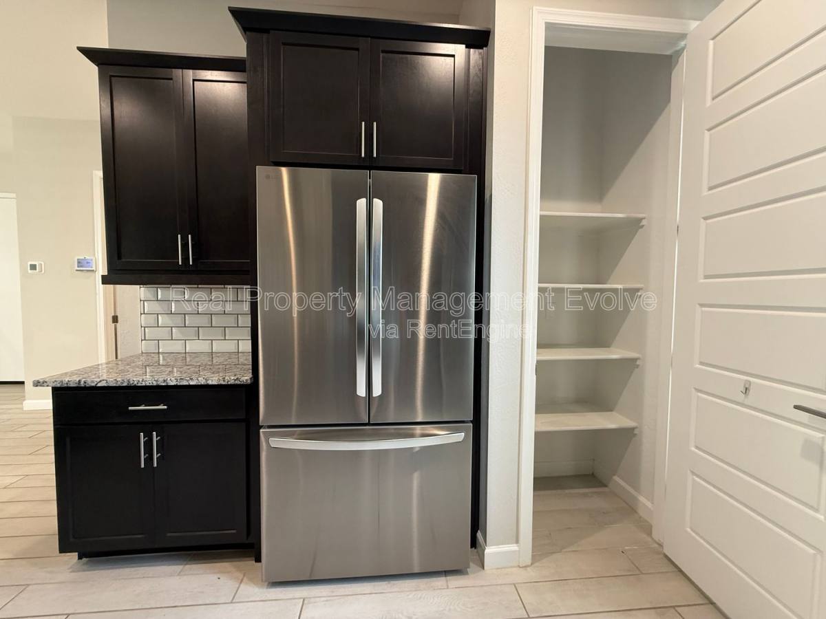 House for rent at 5118 E Anderson Dr, Scottsdale, AZ 85254