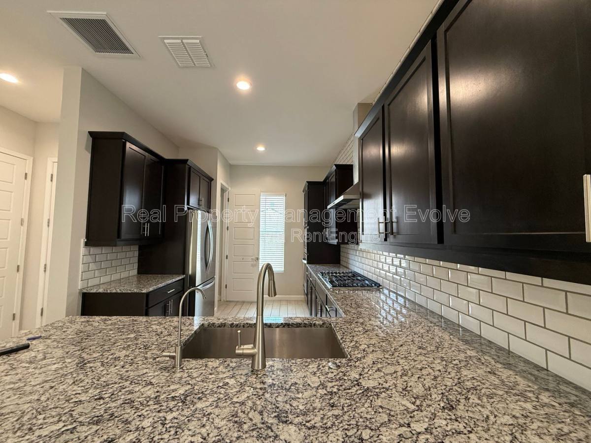 House for rent at 5118 E Anderson Dr, Scottsdale, AZ 85254