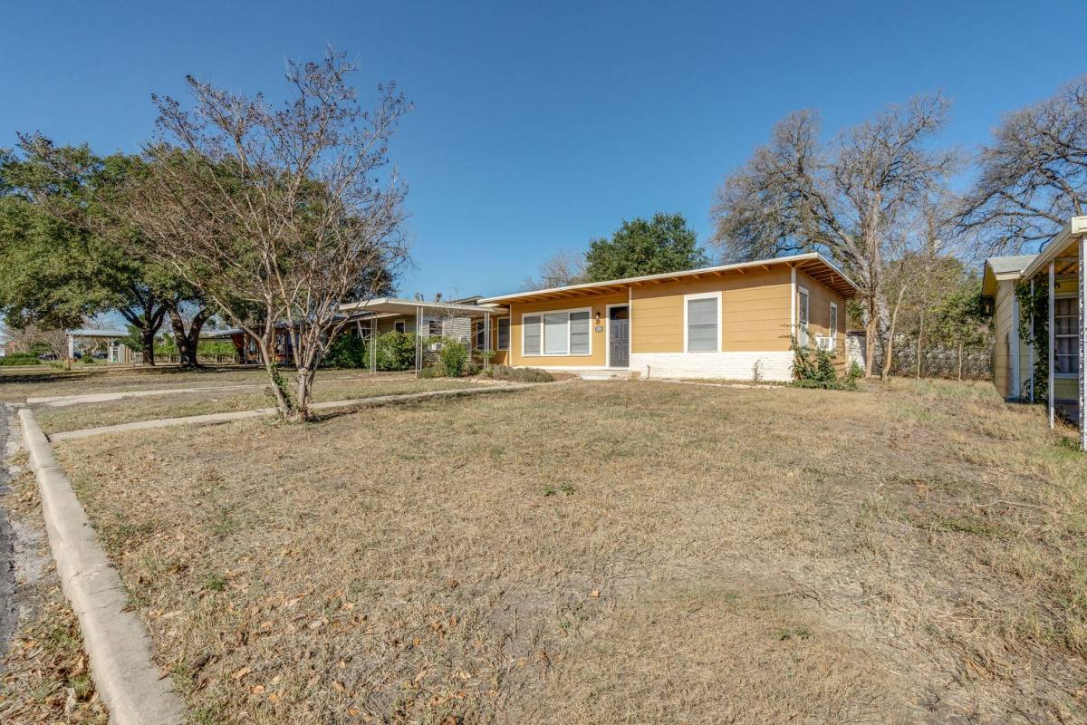 House for rent at 423 Olney Dr, San Antonio, TX 78209
