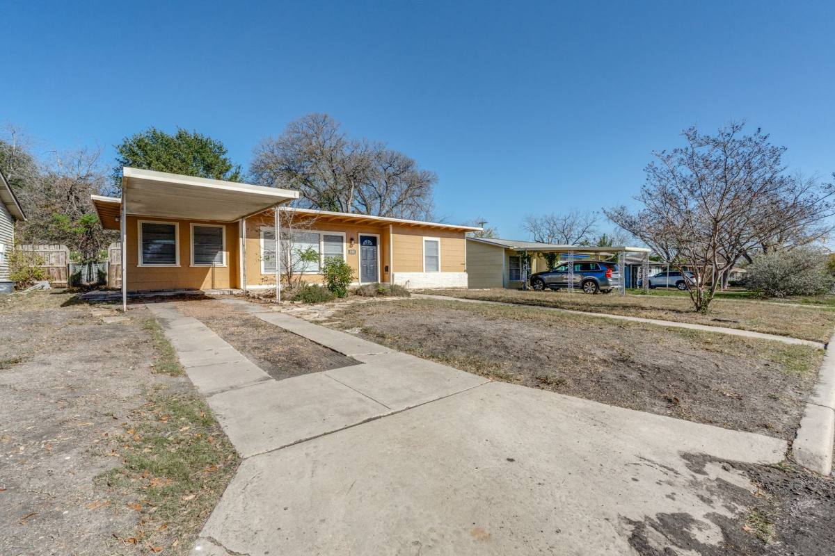 House for rent at 423 Olney Dr, San Antonio, TX 78209