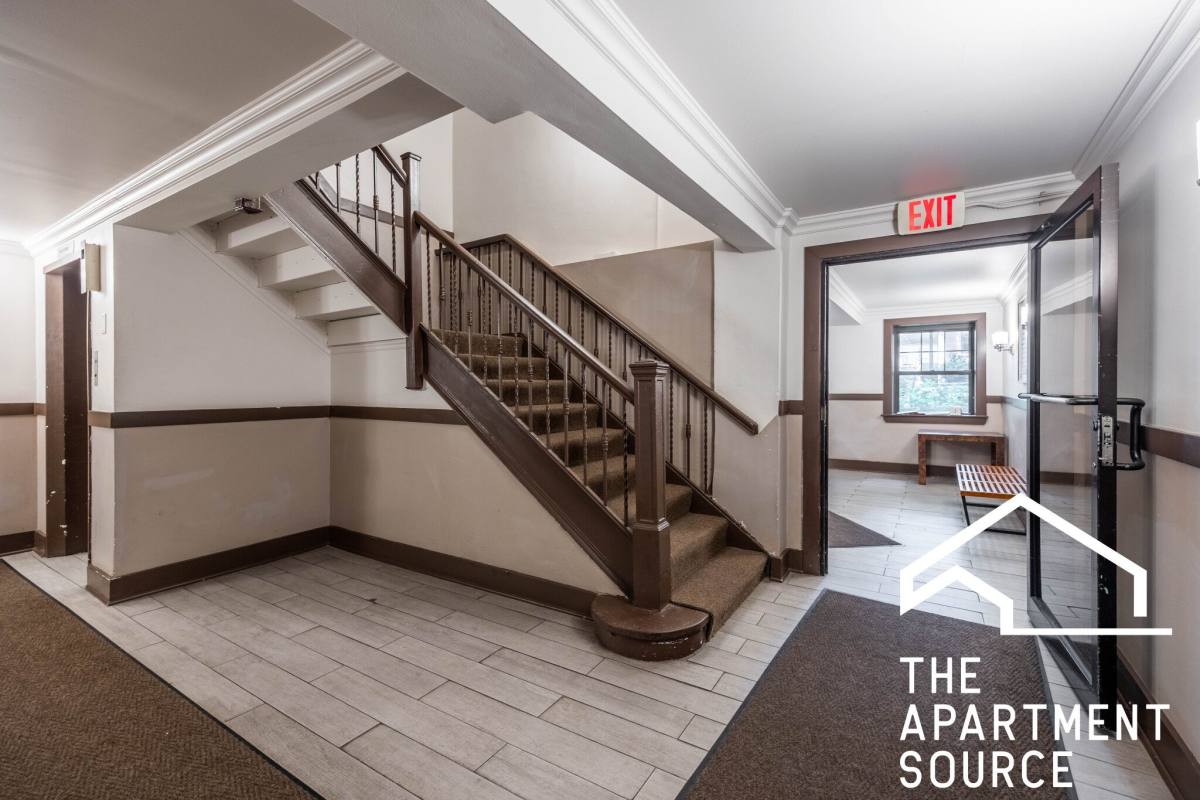 Apartment for rent at 1347 N Dearborn St #607, Chicago, IL 60610