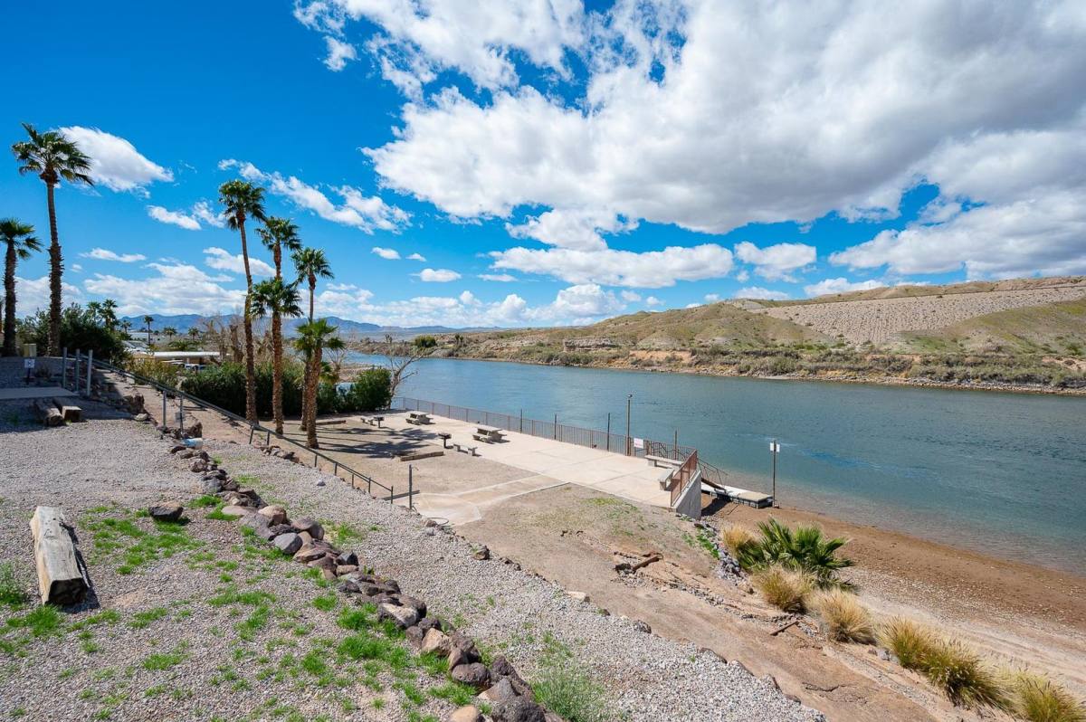 Condo for rent at 1611 Highway 95, Bullhead City, AZ 86442