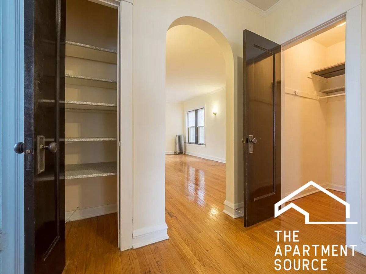 Apartment for rent at 2112 W Ainslie St #S2, Chicago, IL 60625