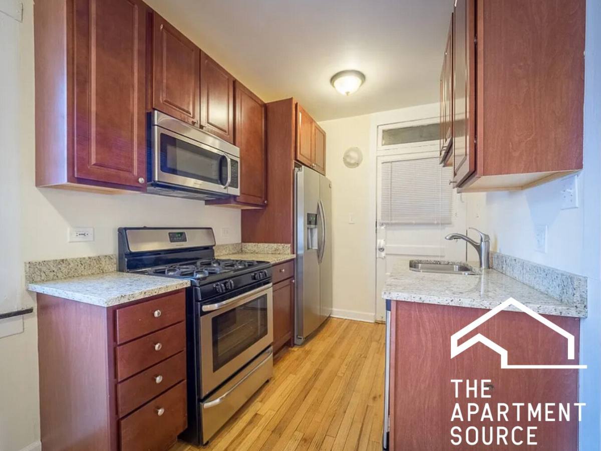 Apartment for rent at 2112 W Ainslie St #S2, Chicago, IL 60625