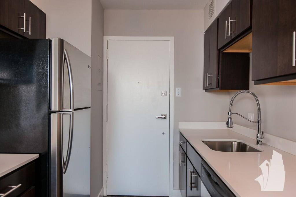 Apartment for rent at 5600 N Sheridan Rd, Chicago, IL 60660